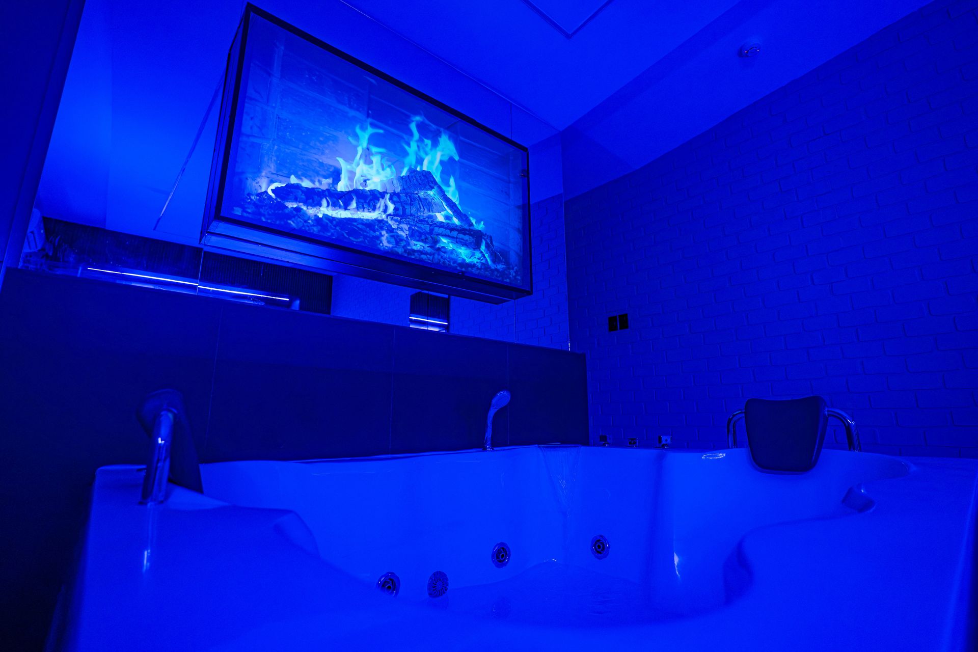 Jacuzzi azul de Suite VIP